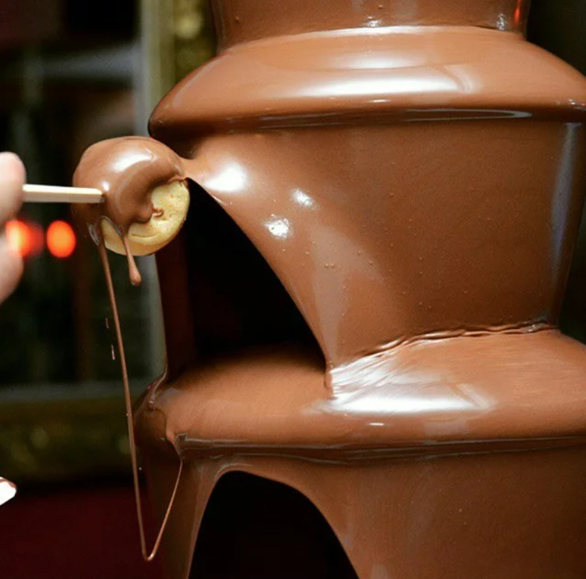 Smeltchocolade voor de chocoladefontein